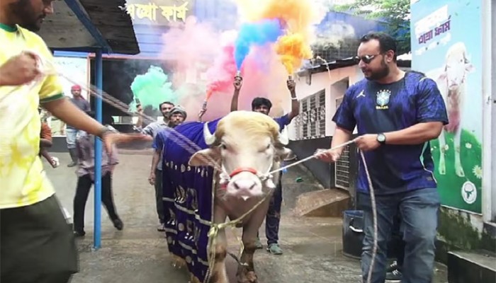 রাজকীয় আয়োজনে বিদায় নিলো সেই ‘ডোনাল্ড ট্রাম্প’