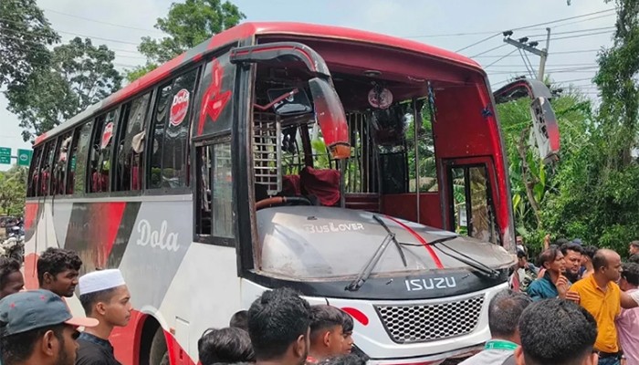 ​গোপালগঞ্জে বাস-মোটরসাইকেল সংঘর্ষে নিহত ৫