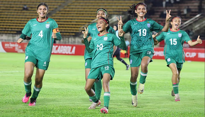 রাতে ভারতের মুখোমুখি হচ্ছে বাংলাদেশ