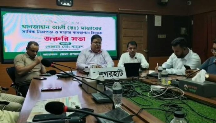 খানজাহান আলী মাজারের দীঘির কুমির সুন্দরবনে স্থানান্তরের সিদ্ধান্ত