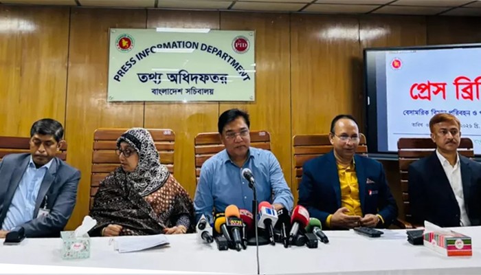 হাজিদের ১৫০ লাগেজ কেটে মালামাল চুরির বিষয়টি অসত্য: বিমান প্রতিমন্ত্রী