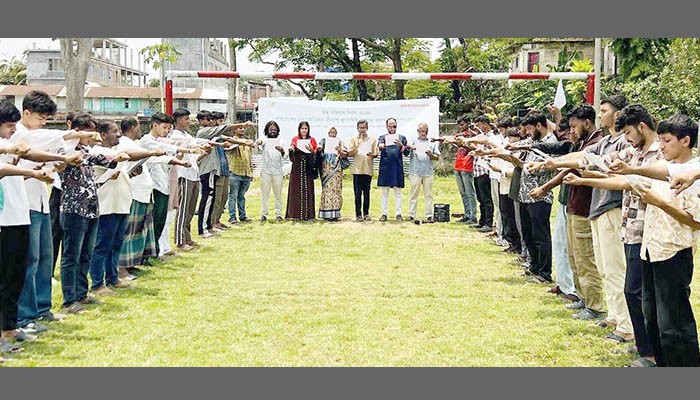 ​জীবাশ্ম জ্বালানি বন্ধে কলাপাড়ায় ৬০ তরুণের শপথ