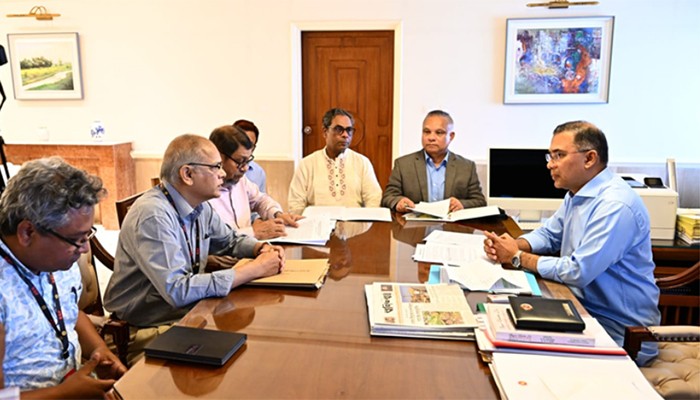 স্বাস্থসেবা জনগণের দ্বারপ্রান্তে পৌঁছাতে অ্যাম্বুলেন্স সেবা নিশ্চিত করবে সরকার