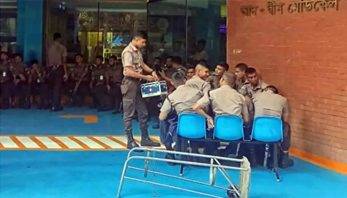 ​আদ্-দ্বীন হাসপাতালে পুলিশ মোতায়েন