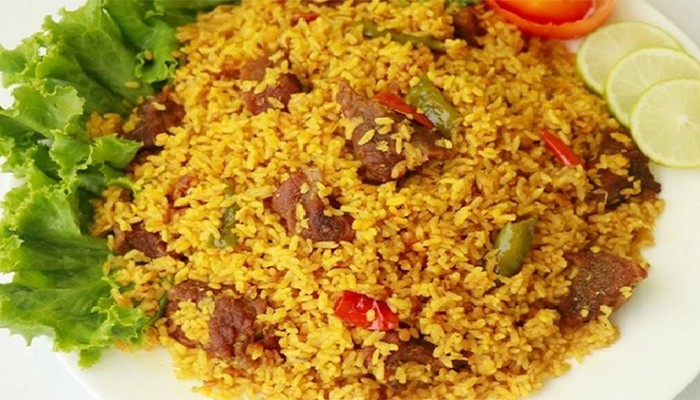 ​বৃষ্টি হলেই সবাই খিচুড়ি খেতে চায় কেন?