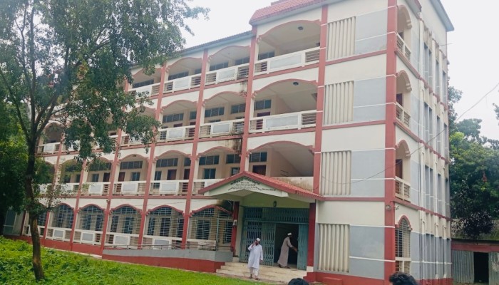 ২২ দিন ধরে বিদ্যুৎ না থাকায় ভোগান্তিতে  ৩শ শিক্ষার্থী