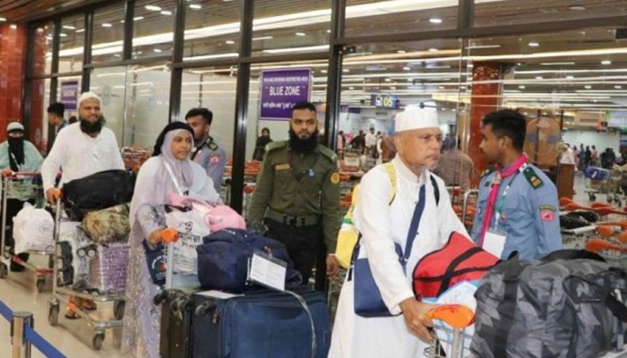 দেশে ফিরেছেন ৫৬ হাজারের বেশি হাজি , মোট ৫২ জনের মৃত্যু