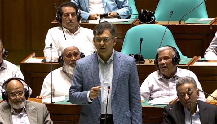 ​দেশের ৭৫ কারাগারে মোট বন্দি ৭৭ হাজার ৪০ জন: স্বরাষ্ট্রমন্ত্রী