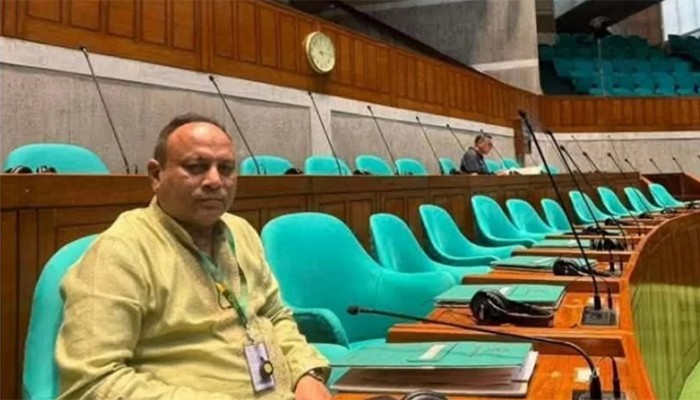 ​সকালে প্রধানমন্ত্রীর ধমক, বিকেলে সংসদে হাজির এমপি