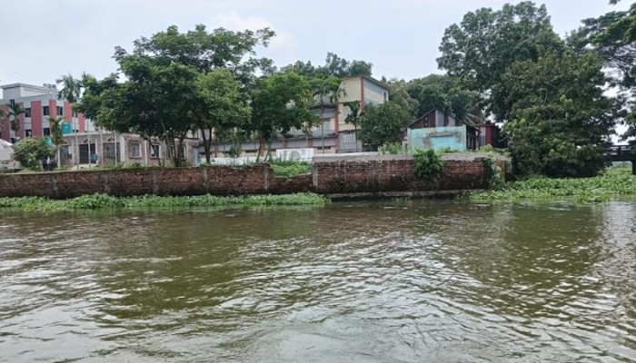 চাঁদপুরে নদী ভাঙন ঝুঁকিতে স্কুল-কলেজ, স্থানীয়দের উদ্বেগ