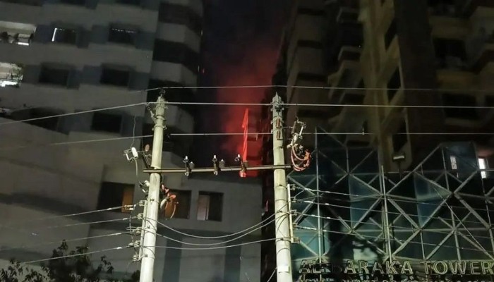 কাঁটাবনে আবাসিক ভবনে আগুনে দুইজনের মৃত্যু