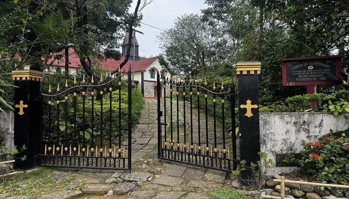 যে গ্রামে রবিবার পর্যটকদের প্রবেশ নিষেধ