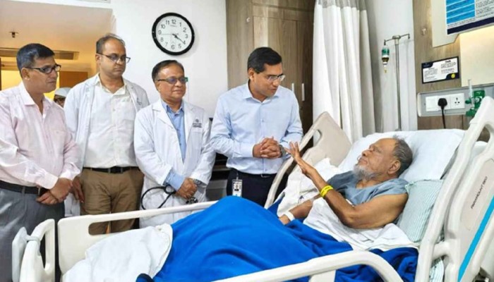 হাসপাতালে রফিকুল ইসলাম মিয়া, খোঁজ নিলেন প্রধানমন্ত্রী তারেক রহমান