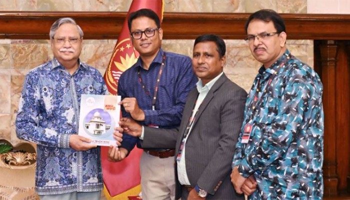 ​সাংবাদিকতায় সর্বোচ্চ পেশাদারিত্ব বজায় রাখার আহ্বান রাষ্ট্রপতির