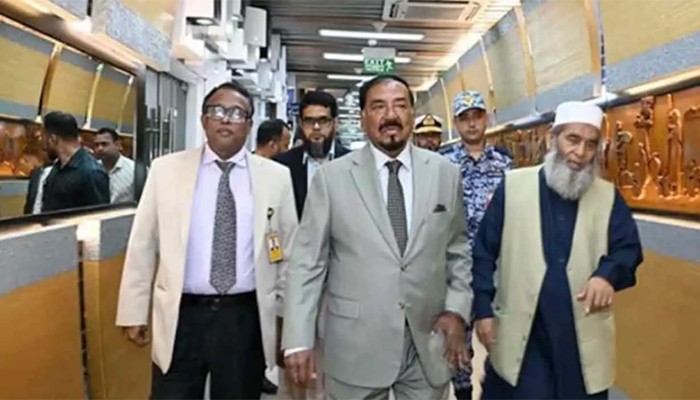 ​খামেনির জানাজায় অংশ নিতে ঢাকা ছাড়লেন স্পিকার
