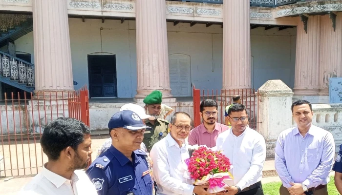 পুঠিয়ার ঐতিহ্যের টানে ব্রুনেইর রাষ্ট্রদূত