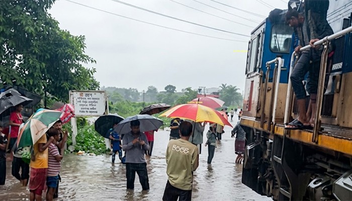 ​ঢাকা-কক্সবাজার রুটে ট্রেন চলাচল বন্ধ