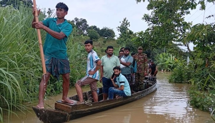 সেনাবাহিনীর সহায়তায় সাজেক ছাড়লেন ৪০০ পর্যটক