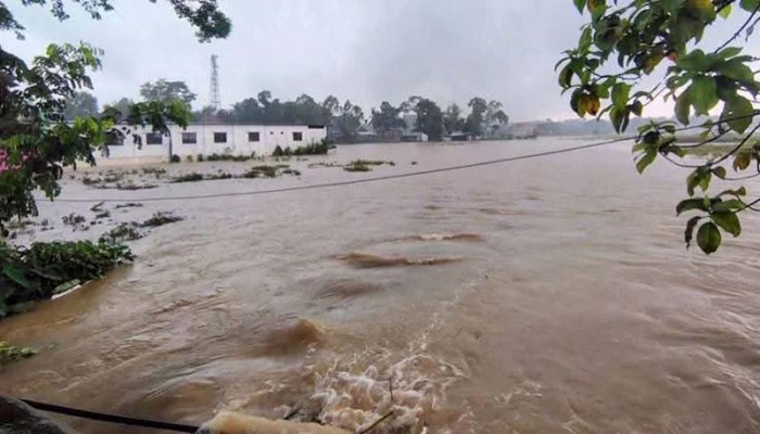 কুশিয়ারায় পানি বিপৎসীমার ওপরে, সতর্কসীমায় আরও কয়েকটি নদী