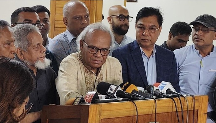 ​নির্বাচন কে করবে, না করবে এটা আদালত ও ইসির বিষয়: রিজভী