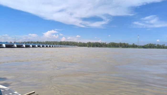 তিস্তার পানি বিপৎসীমায়, খুলে দেয়া হল ৪৪ জলকপাট