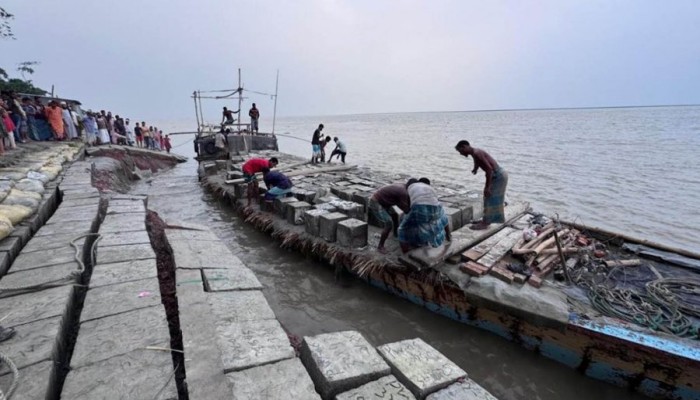পদ্মার জলে গেলো ৫২৭ কোটি টাকার প্রকল্প