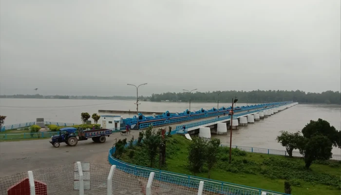 তিস্তার পানি বিপৎসীমা ছুঁইছুঁই
