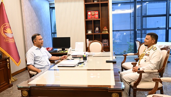 ​প্রধানমন্ত্রীর সঙ্গে বিদায়ী নৌবাহিনী প্রধানের সাক্ষাৎ