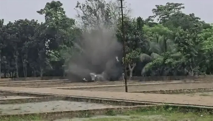 ​আশুলিয়ায় প্রেসার কুকার আকৃতির বোমা উদ্ধার