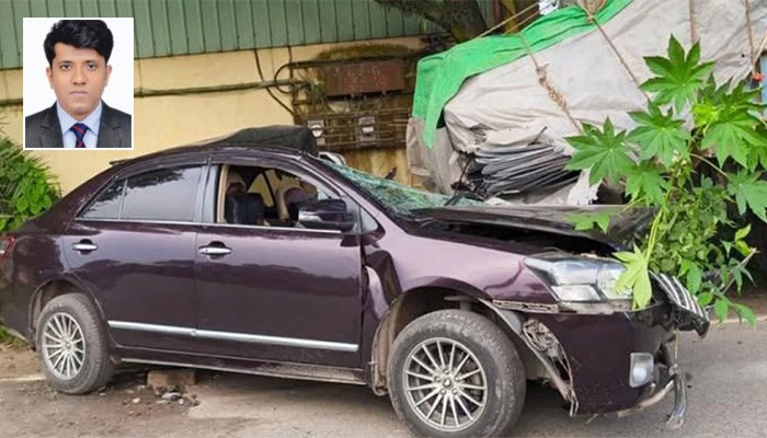 রডবোঝাই ট্রাকে প্রাইভেটকারের ধাক্কা, সহকারী জজ নিহত