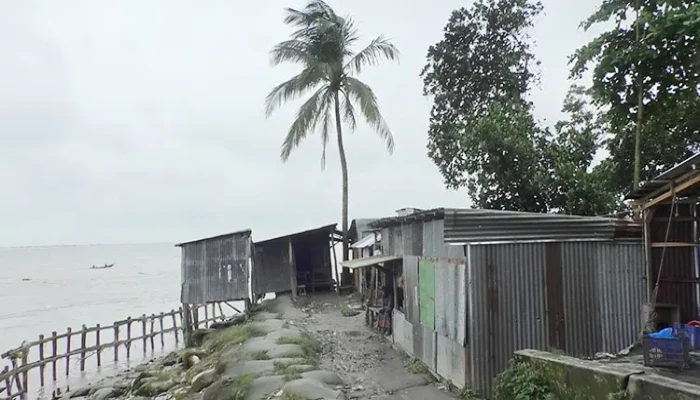 মেঘনার ভাঙনে হুমকির মুখে ভোলা শহর