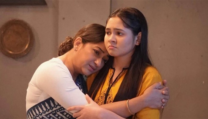 ​অভিনয়ের ব্যস্ততার মাঝেও এসএসসিতে ইসরাত তিথির সাফল্য