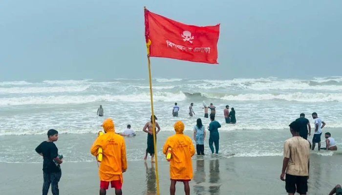 সৈকতে বাড়ছে মৃত্যু ঝুঁকি