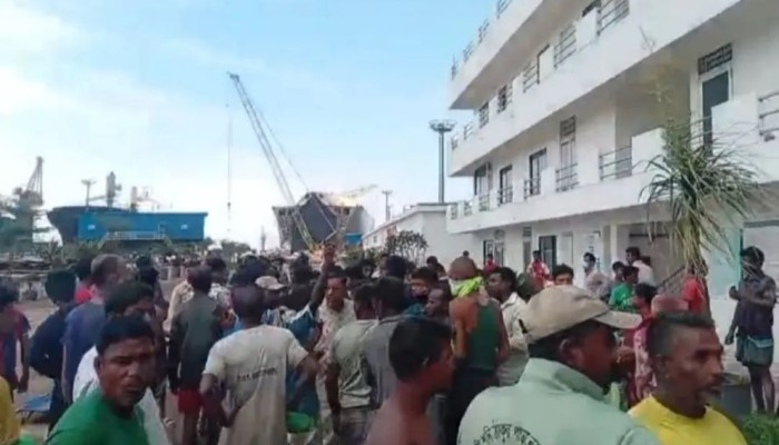 চট্টগ্রামে শিপইয়ার্ডে গ্যাস বিষক্রিয়া, নিহত বেড়ে ৭