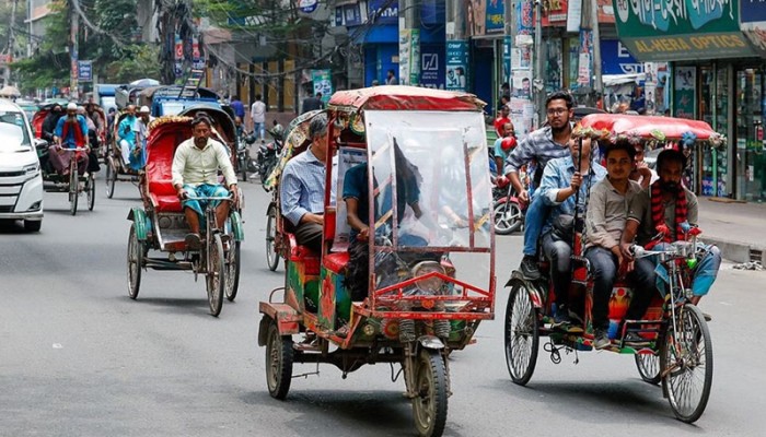 ‘সৌরবিদ্যুতে চার্জ না দিলে মিলবে না ব্যাটারিচালিত রিকশার নিবন্ধন’