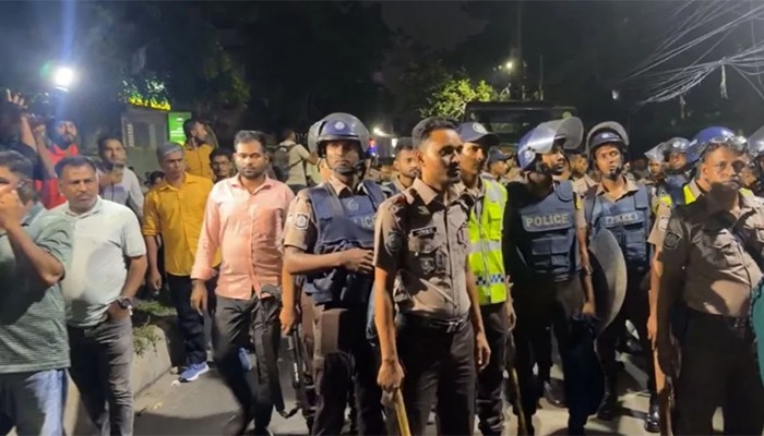 ​অটোরিকশার অবৈধ বিদ্যুতের ব্যবহার বন্ধে অভিযান ঘিরে উত্তেজনা