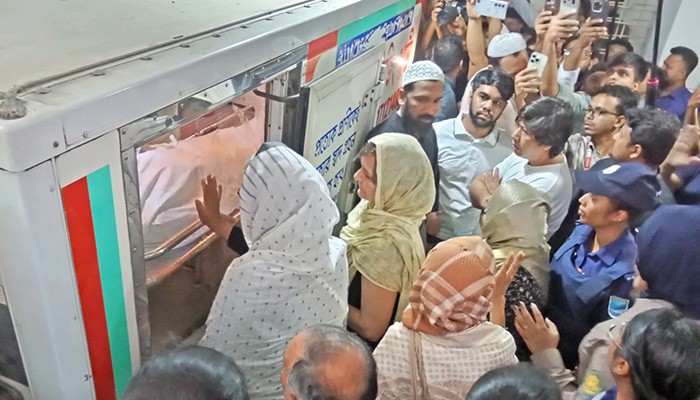 যে বাসায় প্রথম দেখা, সেই বাসাতেই শেষ বিদায়