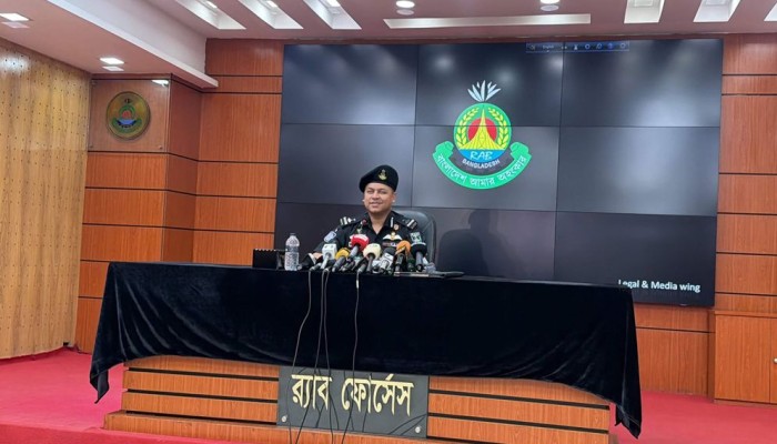 ডিএল ফিলিং স্টেশনের কোটি টাকা ডাকাতি; মূল হোতাসহ গ্রেফতার ৩