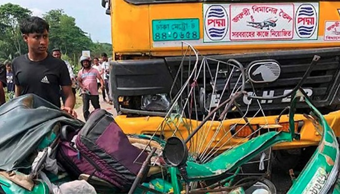 সিলেটে তেলবাহী ট্রাক-অটোরিকশার সংঘর্ষে চারজন নিহত