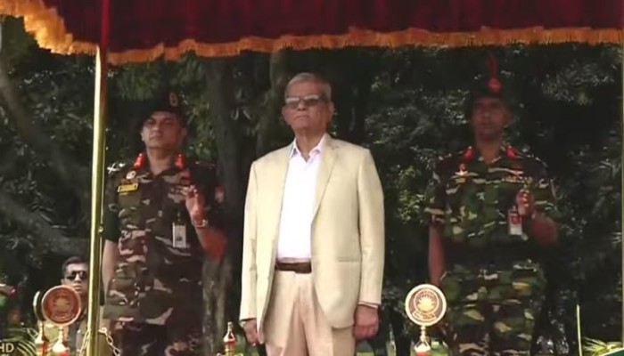 গার্ড অব অনারসহ বঙ্গভবনে প্রবেশ করলেন রাষ্ট্রপতি