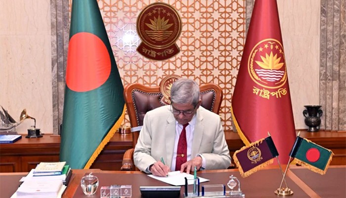 বঙ্গভবনে নব নির্বাচিত রাষ্ট্রপতির দাপ্তরিক কার্যক্রম শুরু