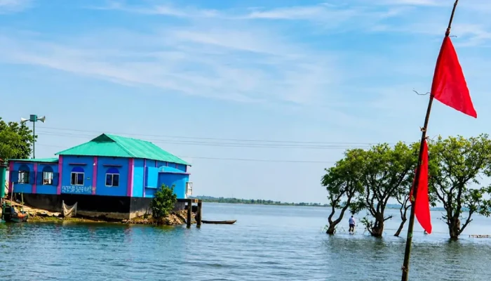 টাঙ্গুয়ার হাওরের পরিবেশ রক্ষায় লাল নিশান