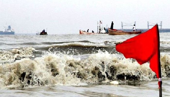 বঙ্গোপসাগরে লঘুচাপ, চার সমুদ্রবন্দরে তিন নম্বর সতর্ক সংকেত