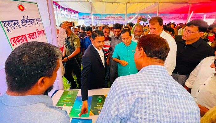 ​এক মাঠেই সরকারি সব দপ্তর, সেবা নিলেন ৯ হাজার মানুষ