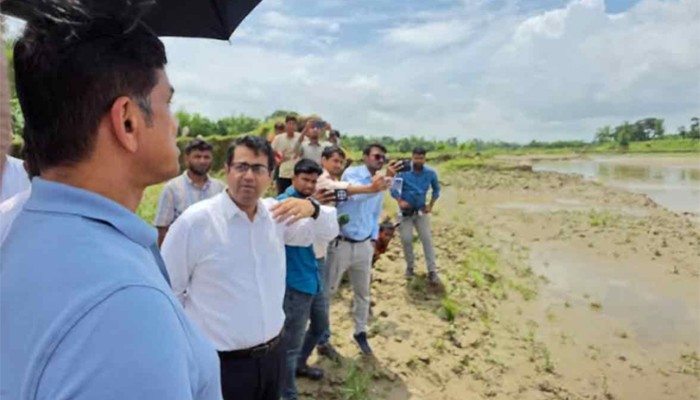 ​খোয়াই নদীর ক্ষতিগ্রস্ত বাঁধ দ্রুত মেরামতের নির্দেশ প্রতিমন্ত্রীর