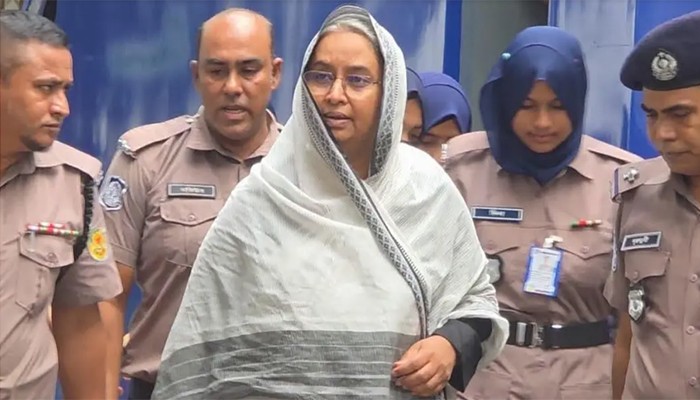 ​জামিন চাই না, বাসায় যাওয়ার তাড়া নেই: ট্রাইব্যুনালে দীপু মনি