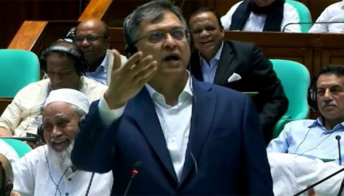 স্বরাষ্ট্রমন্ত্রীর মন্তব্য ঘিরে সংসদে হট্টগোল, বিরোধীদলের প্রতিবাদ