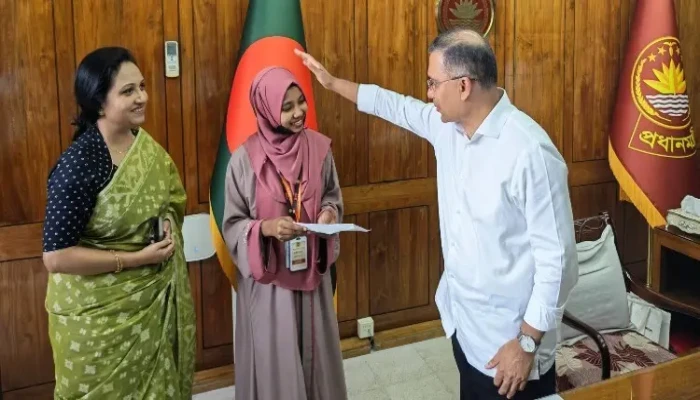প্রধানমন্ত্রীর সহায়তায় চীনে মেডিকেলে পড়ার স্বপ্নপূরণ ফাতেমার