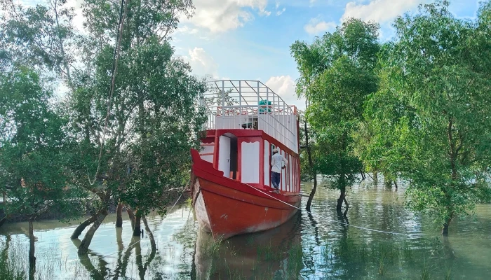 সুন্দরবন খোলার অপেক্ষায় জেলেরা