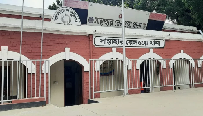চলন্ত ট্রেনে নারী ধর্ষণের ঘটনায় চার পুলিশ সদস্য প্রত্যাহার
